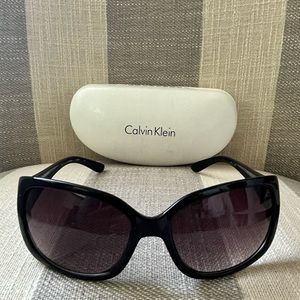Like New Calvin Klein Women’s Sunglasses.